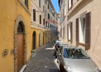 Edificio all\'aperto - Commercial Premises Via Oberdan
 
7, Ancona - photo 17