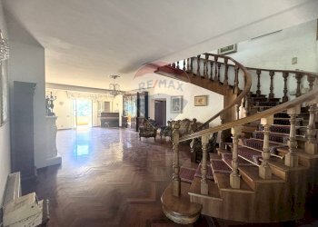 Scale - Villa Via della Tenutella
 
74, Albano Laziale - foto 26