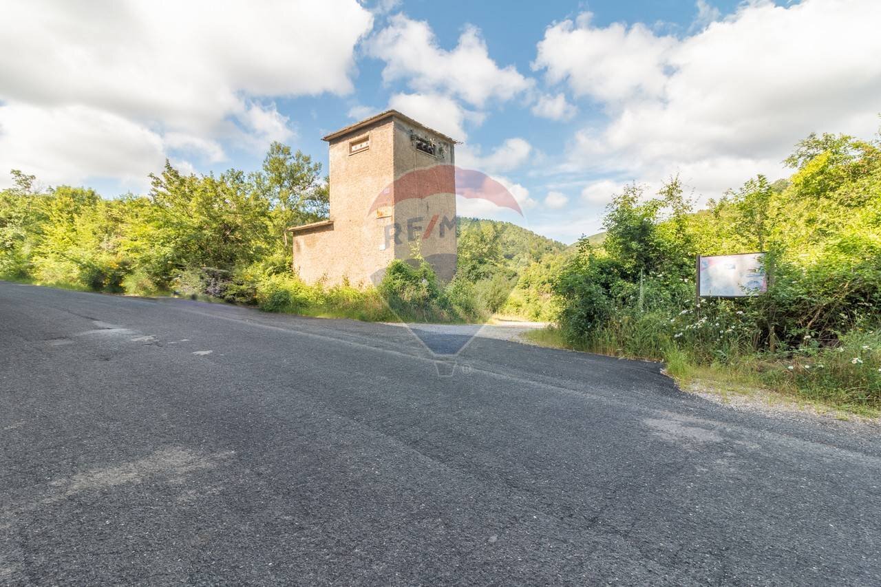 Edificio all\'aperto - Rustico Strada Provinciale 109 di Castro
 
snc, Ischia di Castro - foto 2