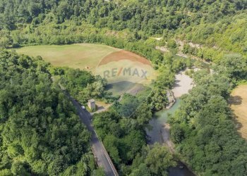 Vista delle montagne - Rustico Strada Provinciale 109 di Castro
 
snc, Ischia di Castro - foto 3