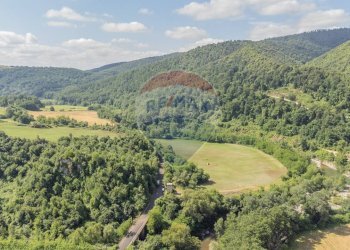 Vista delle montagne - Rustico Strada Provinciale 109 di Castro
 
snc, Ischia di Castro - foto 9