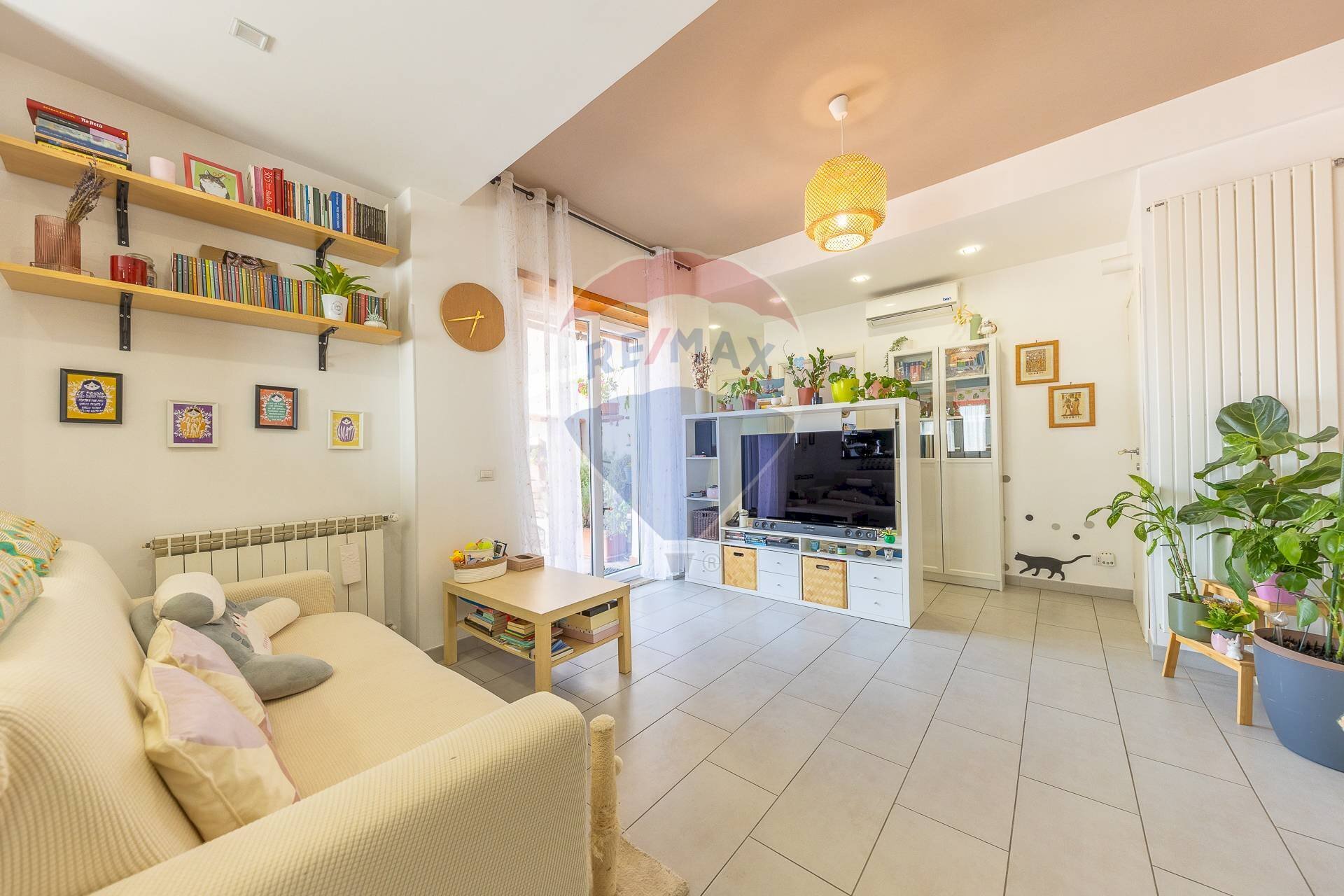 Soggiorno - Three-room apartment Via Montelupo Fiorentino
 
47, Roma - photo 3