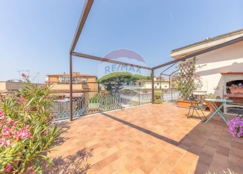 Terrazza - Three-room apartment Via Montelupo Fiorentino
47, Roma - photo 10