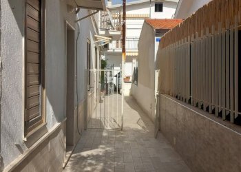 Foto 4 - Quadrilocale Via NAPOLI
 
12, Ischitella - foto 4