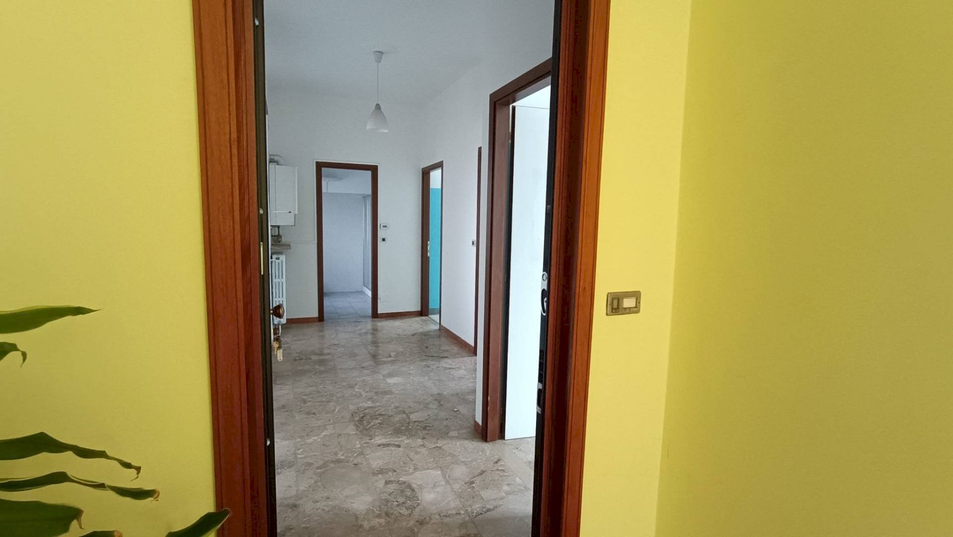 Foto 2 - Ufficio Via Torino
 
23, San Francesco al Campo - foto 2