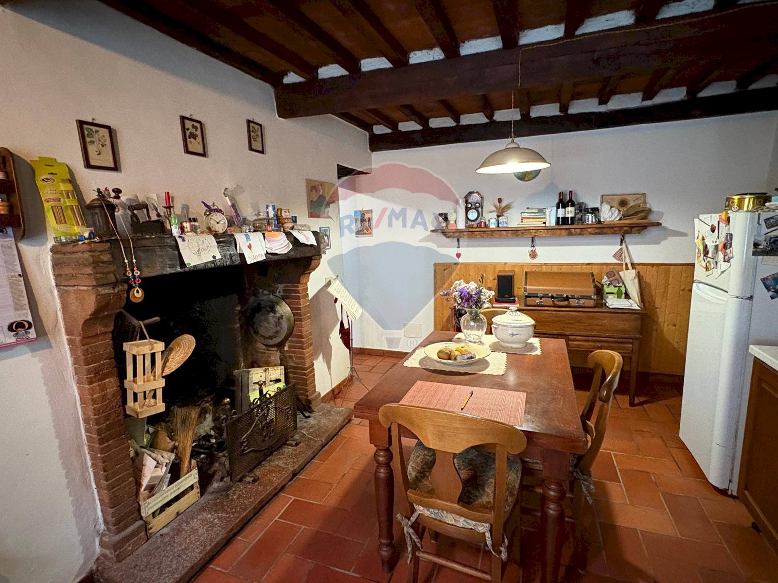 Sala da pranzo - Casa semi indipendente Loc Vicinato Partigliano
 
4, Borgo a Mozzano - foto 3