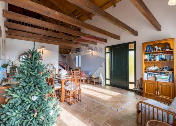 Sala da pranzo - Villa Strada Nuraghe Isfundadu
 
5, Olmedo - foto 32