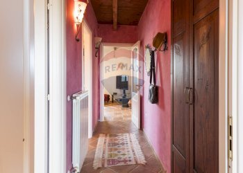 Hall / corridoio - Villa Strada Nuraghe Isfundadu
 
5, Olmedo - foto 42