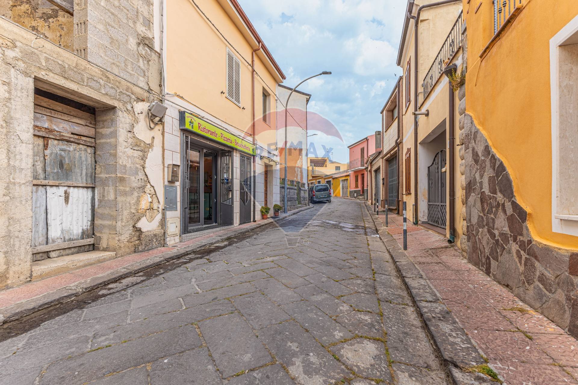 Edificio all\'aperto - Locale Commerciale Via Efisio Marini
 
26, Ittiri - foto 2