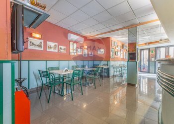 Sala da pranzo - Locale Commerciale Via Efisio Marini
 
26, Ittiri - foto 8