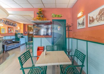 Sala da pranzo - Locale Commerciale Via Efisio Marini
 
26, Ittiri - foto 9