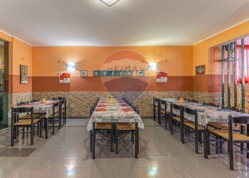 Sala da pranzo - Locale Commerciale Via Efisio Marini
 
26, Ittiri - foto 16