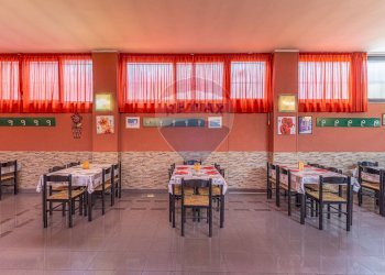 Terrazza - Locale Commerciale Via Efisio Marini
 
26, Ittiri - foto 18