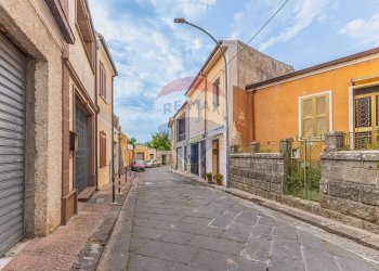 Edificio all\'aperto - Locale Commerciale Via Efisio Marini
 
26, Ittiri - foto 35