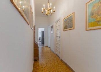 Hall / corridoio - Appartamento Viale Italia
 
36, Sassari - foto 58
