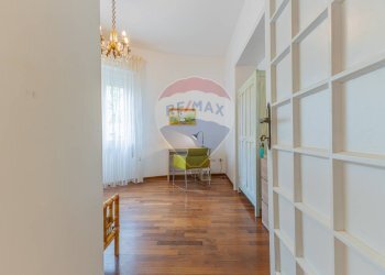 Hall / corridoio - Appartamento Viale Italia
 
36, Sassari - foto 59