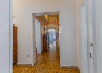 Hall / corridoio - Appartamento Viale Italia
 
36, Sassari - foto 62