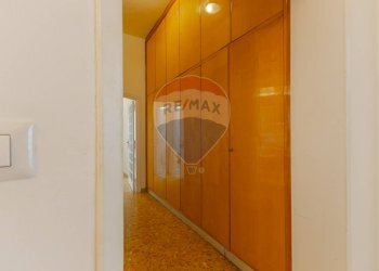 Hall / corridoio - Appartamento Viale Italia
 
36, Sassari - foto 78