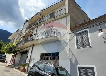 Edificio all\'aperto - Semi-detached house Solopaca - photo 1