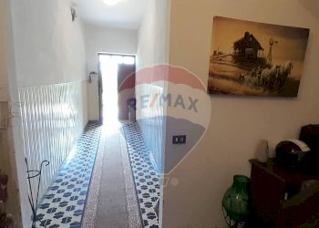 Hall / corridoio - Semi-detached house Solopaca - photo 4