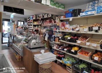 Dispensa di stoccaggio - Attività Commerciale Roccabascerana - foto 10