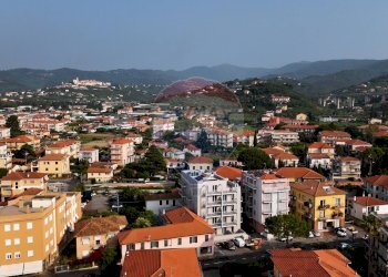 Edificio all\'aperto - Trilocale generale ardoino
 
205, Diano Marina - foto 27