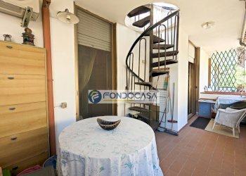 balcone - Appartamento Via Pandolfino
 
33, Massa - foto 16