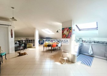 soggiorno con angolo cottura - Quadrilocale via provinciale carrara avenza, Carrara - foto 5