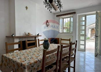 Sala da pranzo - Independent house Via Fontecostanza
 
10, Scapoli - photo 8