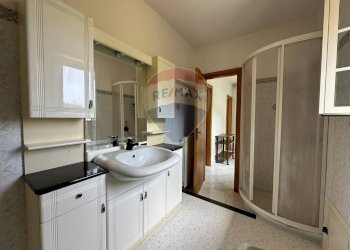 Bagno - Independent house Via Fontecostanza
 
10, Scapoli - photo 46