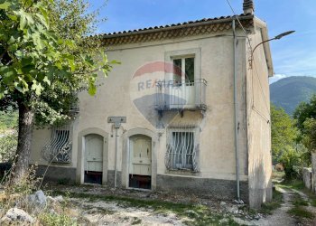 Casa all\'aperto - Casa indipendente Strada statale 158
 
102, Pizzone - foto 2