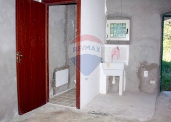 Stanza vuota - Casa indipendente Strada statale 158
 
102, Pizzone - foto 4