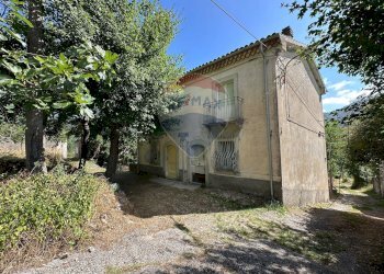 Casa all\'aperto - Casa indipendente Strada statale 158
 
102, Pizzone - foto 1