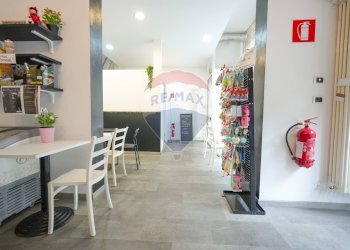 Sala da pranzo - Bar Tavola Calda - Fredda VIA ENRICO TAZZOLI
 
7, Monza - foto 8