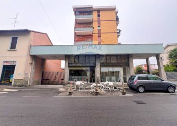 Edificio all\'aperto - Bar Tavola Calda - Fredda VIA ENRICO TAZZOLI
 
7, Monza - foto 18