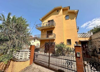 Foto 1 - Villa Via degli Orti
 
84, L'Aquila - foto 1