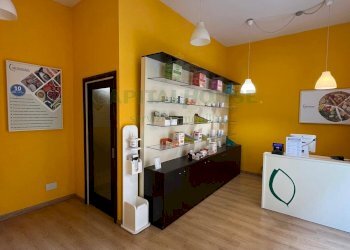 Foto 2 - Attività Commerciale Via Trinità, Avellino - foto 2