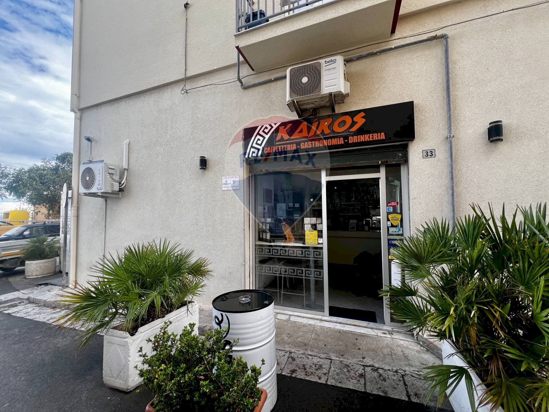 Edificio all\'aperto - Locale Commerciale Piazzale Ungheria
 
5, Trabia - foto 1