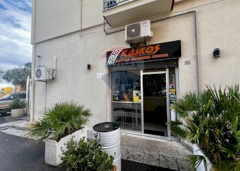 Edificio all\'aperto - Locale Commerciale Piazzale Ungheria
5, Trabia - foto 1