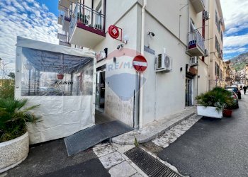 Edificio all\'aperto - Locale Commerciale Piazzale Ungheria
5, Trabia - foto 8