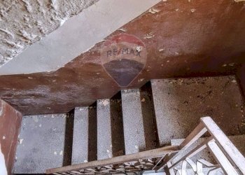 Scale - Casa semi indipendente via angiò
 
62, Bagheria - foto 15