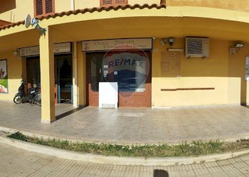 Edificio all\'aperto - Attività Commerciale via giacomo leopardi
 
58, Carini - foto 1