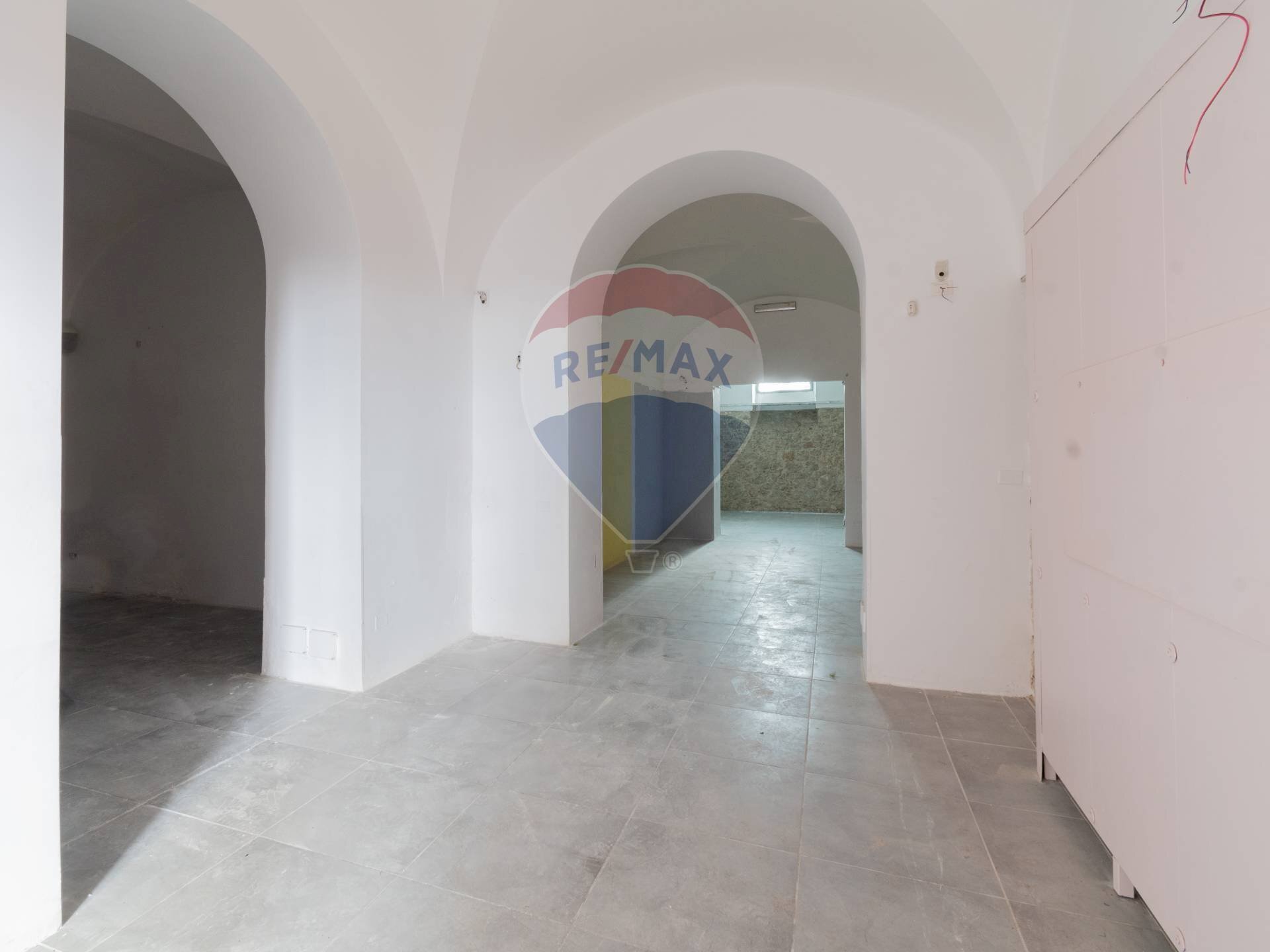 Hall / corridoio - Locale Commerciale Via  Giorgio Castriota
 
2, Palermo - foto 3