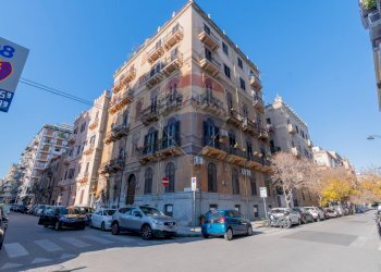 Edificio all\'aperto - Locale Commerciale Via  Giorgio Castriota
 
2, Palermo - foto 1