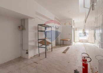 Stanza vuota - Locale Commerciale Via  Giorgio Castriota
 
2, Palermo - foto 21