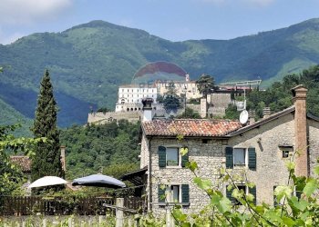 Vista delle montagne - Casa indipendente Vicolo Tiziano Vecellio
 
4, Cison di Valmarino - foto 1