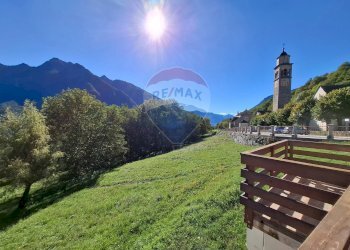 Vista delle montagne - Villa frazione Cravegna
 
301, Crodo - foto 13