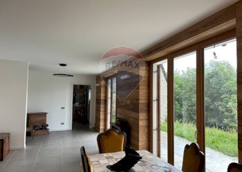 Sala da pranzo - Villa frazione Cravegna
 
301, Crodo - foto 24