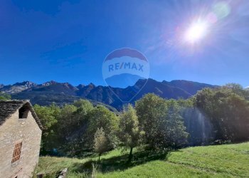 Vista delle montagne - Villa frazione Cravegna
 
301, Crodo - foto 28