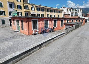 Edificio all\'aperto - Negozio Via Alle Fabbriche
 
1, Verbania - foto 1